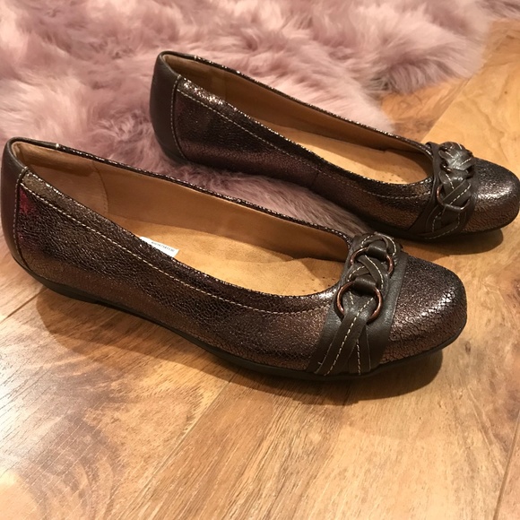 SOFTSPOTS MEMORY FOAM LOW HEEL SHOES - Picture 1 of 9